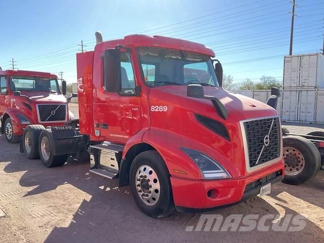 Volvo VNR 中古トラクターヘッド | トレーラーヘッド