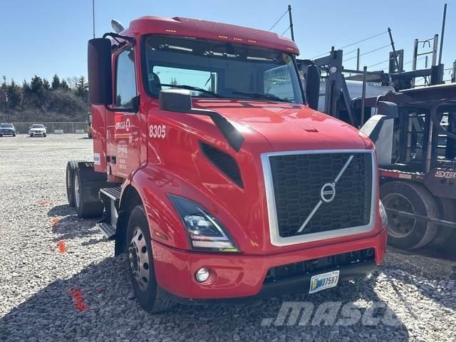 Volvo VNR 中古トラクターヘッド | トレーラーヘッド