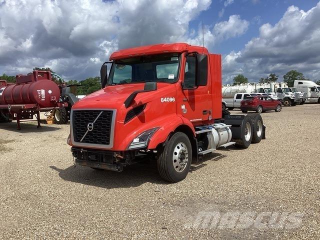 Volvo VNR 中古トラクターヘッド | トレーラーヘッド