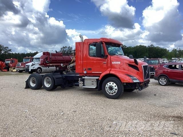 Volvo VNR 中古トラクターヘッド | トレーラーヘッド