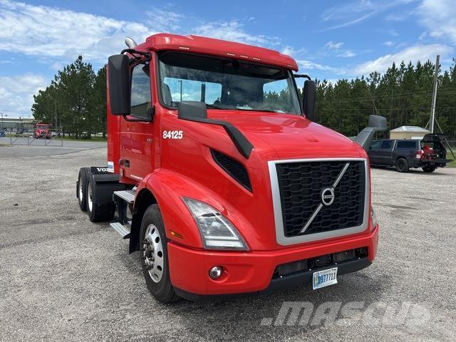 Volvo VNR 中古トラクターヘッド | トレーラーヘッド
