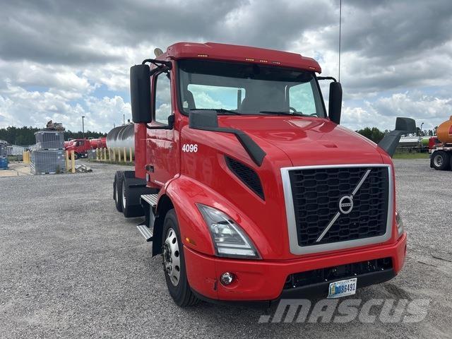 Volvo VNR 中古トラクターヘッド | トレーラーヘッド