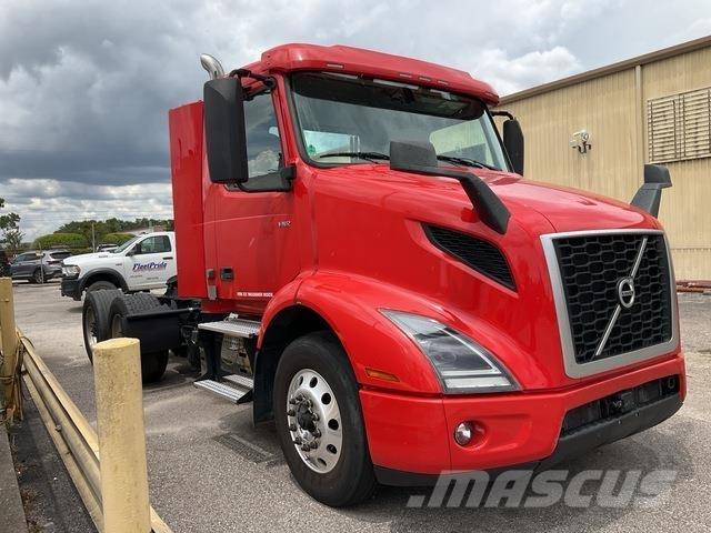 Volvo VNR 中古トラクターヘッド | トレーラーヘッド