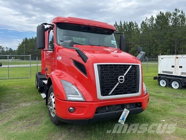 Volvo VNR 中古トラクターヘッド | トレーラーヘッド