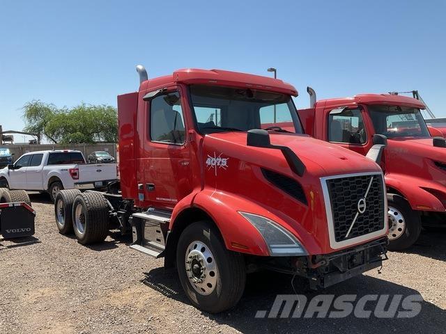 Volvo VNR 中古トラクターヘッド | トレーラーヘッド
