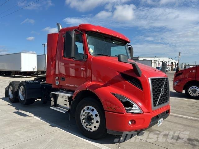 Volvo VNR 中古トラクターヘッド | トレーラーヘッド
