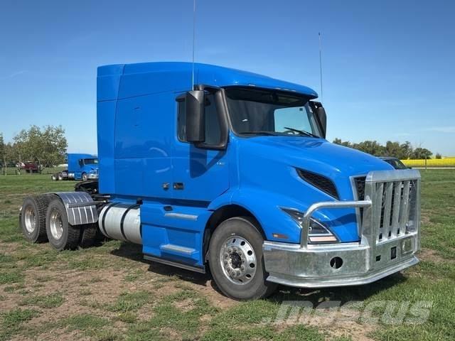 Volvo VNR 中古トラクターヘッド | トレーラーヘッド