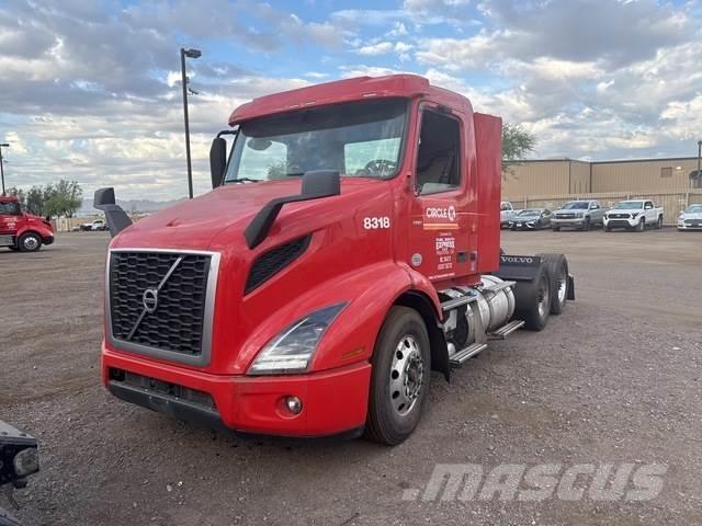 Volvo VNR 中古トラクターヘッド | トレーラーヘッド