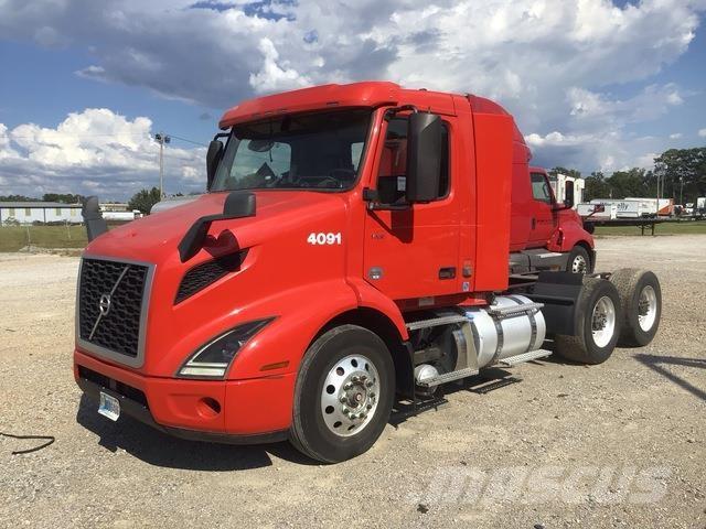 Volvo VNR 中古トラクターヘッド | トレーラーヘッド
