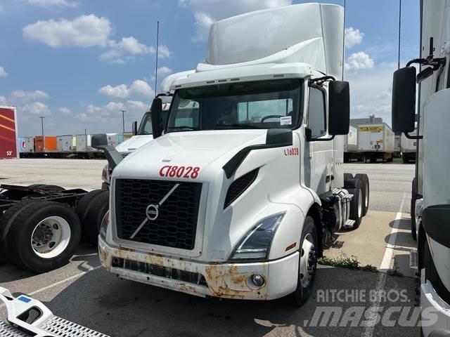 Volvo VNR 中古トラクターヘッド | トレーラーヘッド