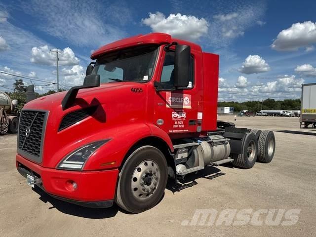 Volvo VNR 中古トラクターヘッド | トレーラーヘッド
