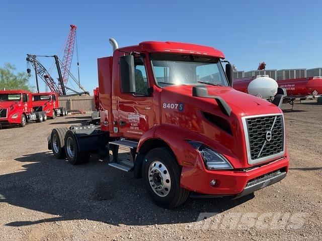 Volvo VNR 中古トラクターヘッド | トレーラーヘッド