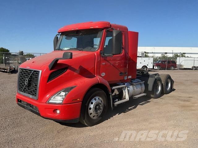 Volvo VNR 中古トラクターヘッド | トレーラーヘッド