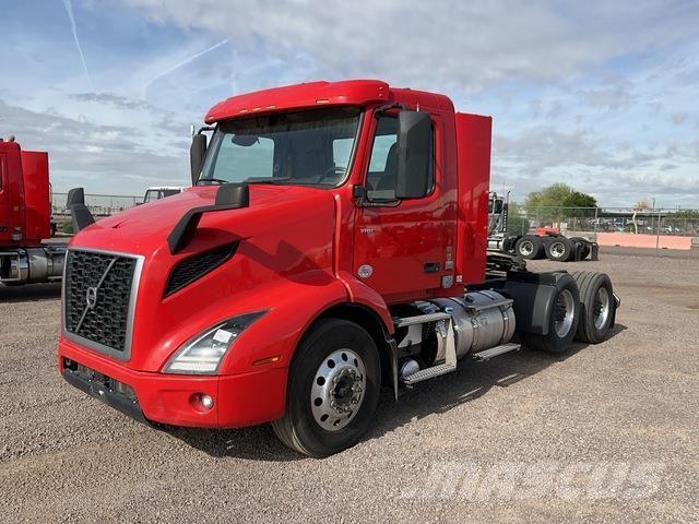 Volvo VNR 中古トラクターヘッド | トレーラーヘッド