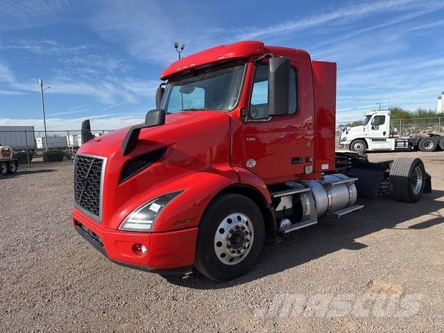 Volvo VNR 中古トラクターヘッド | トレーラーヘッド
