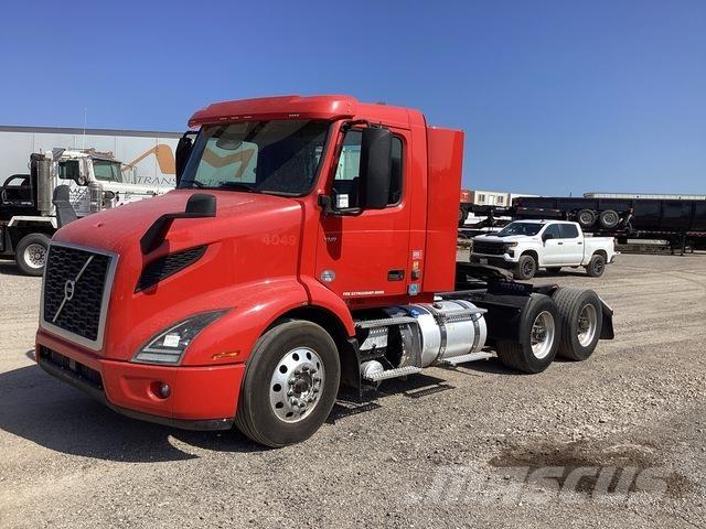Volvo VNR 中古トラクターヘッド | トレーラーヘッド