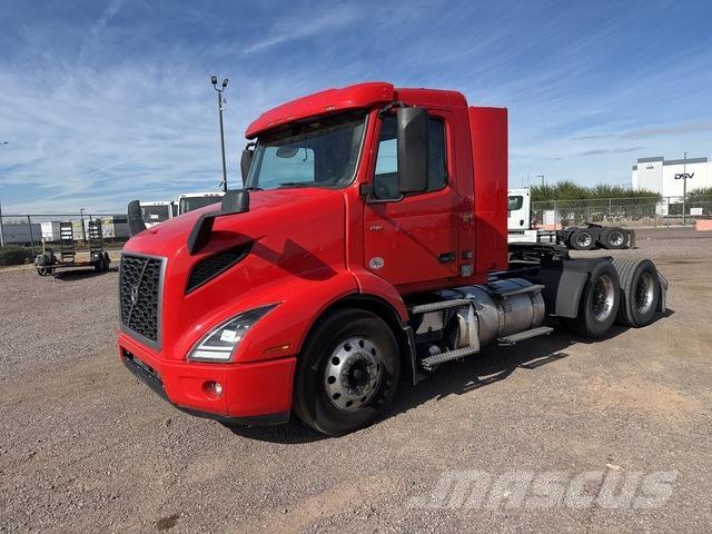 Volvo VNR 中古トラクターヘッド | トレーラーヘッド