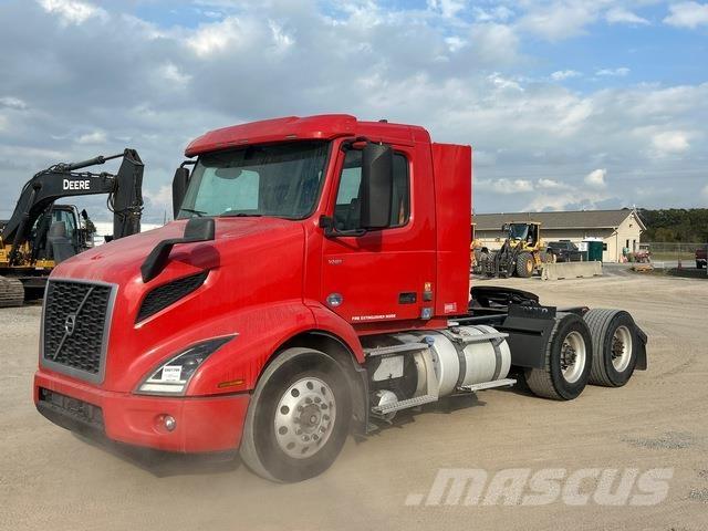 Volvo VNR 中古トラクターヘッド | トレーラーヘッド