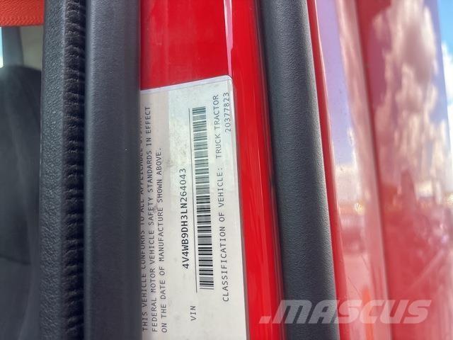 Volvo VNR 中古トラクターヘッド | トレーラーヘッド