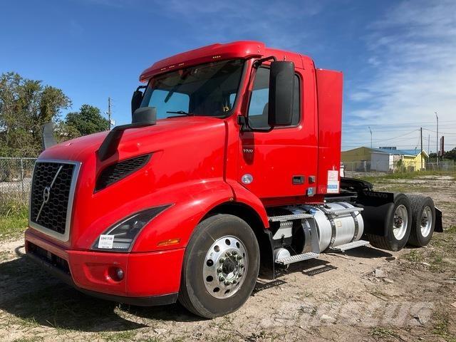 Volvo VNR 中古トラクターヘッド | トレーラーヘッド