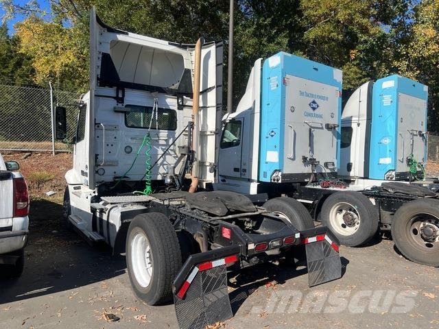 Volvo VNR 中古トラクターヘッド | トレーラーヘッド