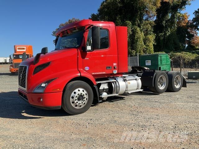 Volvo VNR 中古トラクターヘッド | トレーラーヘッド