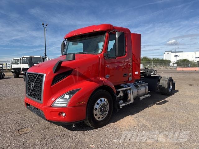 Volvo VNR 中古トラクターヘッド | トレーラーヘッド