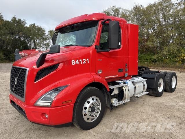 Volvo VNR 中古トラクターヘッド | トレーラーヘッド