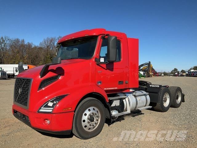 Volvo VNR 中古トラクターヘッド | トレーラーヘッド