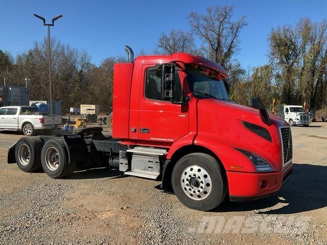 Volvo VNR 中古トラクターヘッド | トレーラーヘッド