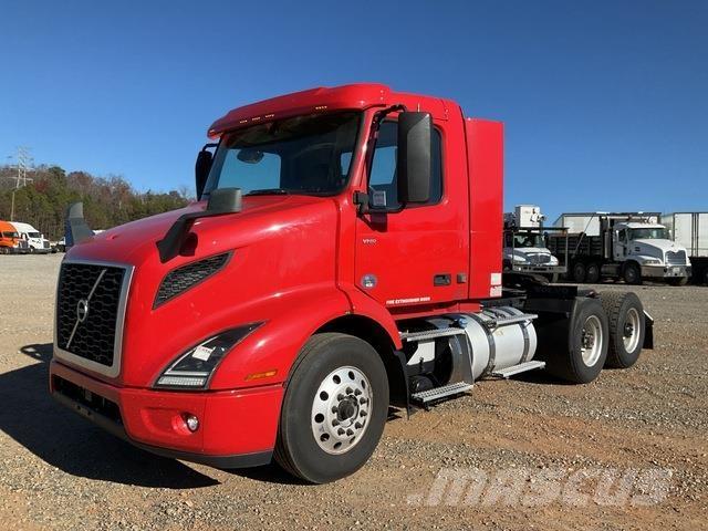 Volvo VNR 中古トラクターヘッド | トレーラーヘッド