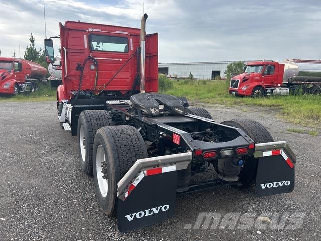Volvo VNR 中古トラクターヘッド | トレーラーヘッド