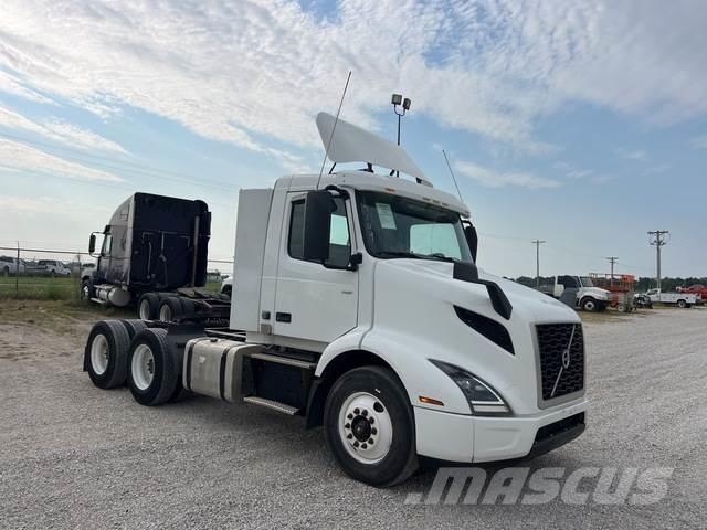 Volvo VNR64300 中古トラクターヘッド | トレーラーヘッド