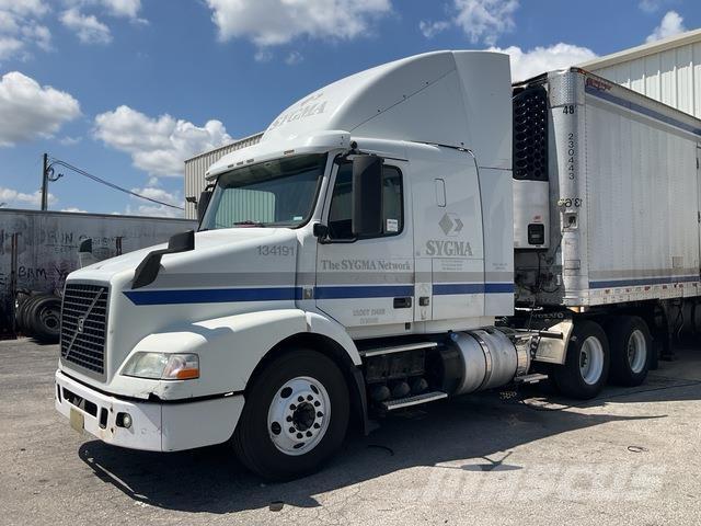 Volvo VNR64T 中古トラクターヘッド | トレーラーヘッド