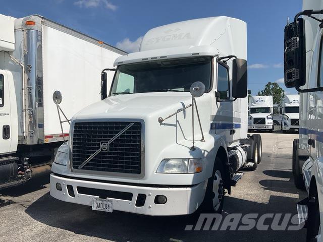 Volvo VNR64T 中古トラクターヘッド | トレーラーヘッド