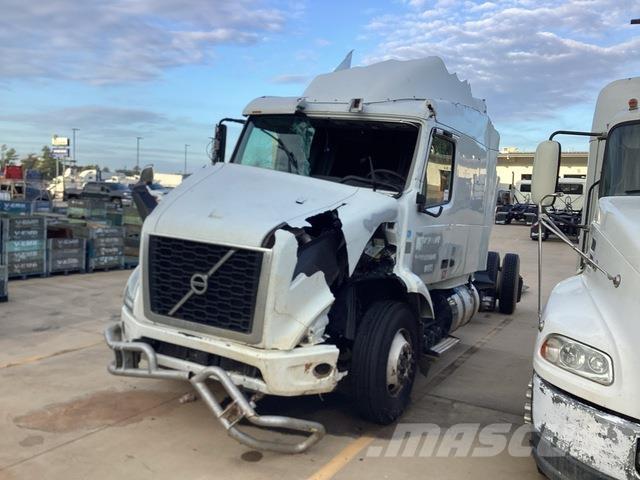 Volvo VNR64T 中古トラクターヘッド | トレーラーヘッド