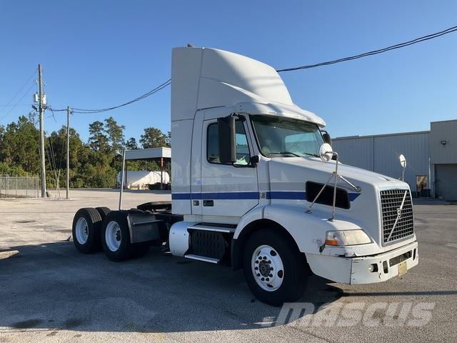 Volvo VNR64T 中古トラクターヘッド | トレーラーヘッド