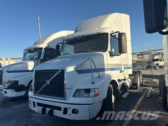 Volvo VNR64T 中古トラクターヘッド | トレーラーヘッド