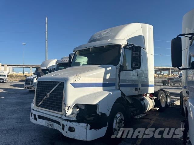 Volvo VNR64T 中古トラクターヘッド | トレーラーヘッド