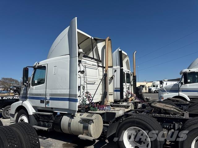 Volvo VNR64T 中古トラクターヘッド | トレーラーヘッド