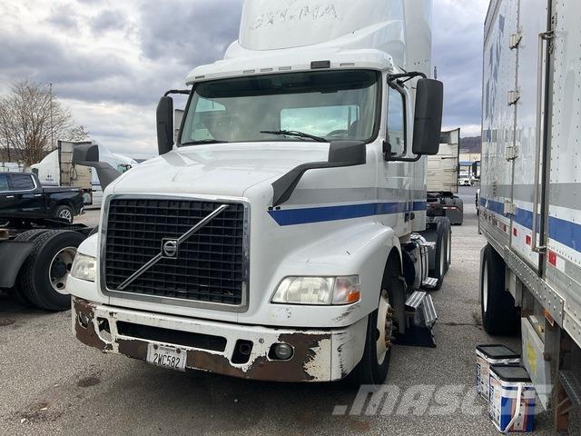 Volvo VNR64T 中古トラクターヘッド | トレーラーヘッド