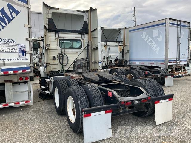 Volvo VNR64T 中古トラクターヘッド | トレーラーヘッド