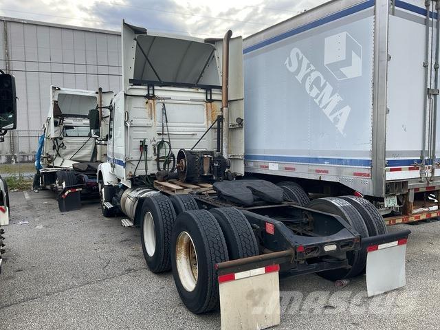 Volvo VNR64T 中古トラクターヘッド | トレーラーヘッド