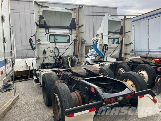 Volvo VNR64T 中古トラクターヘッド | トレーラーヘッド