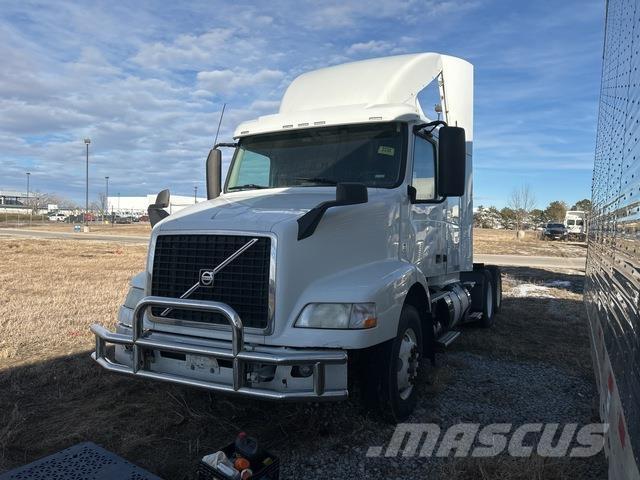 Volvo VNR64T 中古トラクターヘッド | トレーラーヘッド