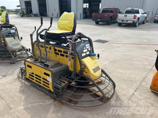 Wacker Neuson  こて機械