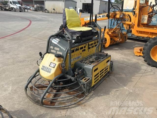 Wacker Neuson  こて機械