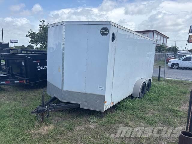 Wells Cargo  ボックスボディートレーラー