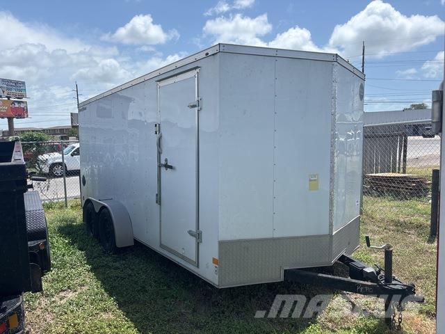 Wells Cargo  ボックスボディートレーラー