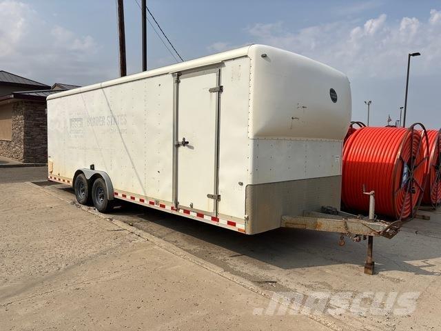 Wells Cargo  ボックスボディートレーラー